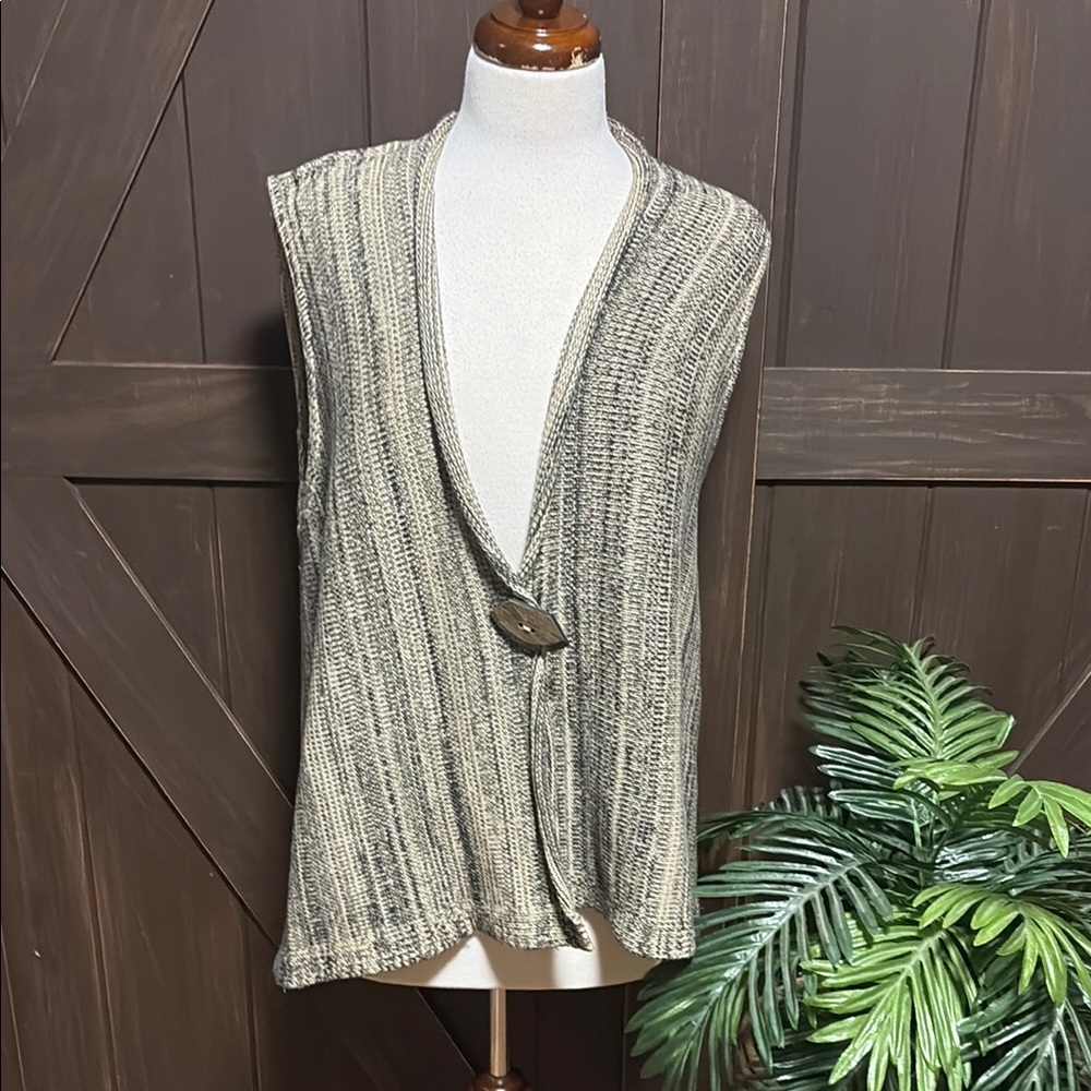 Chic Knit Vest with Button Closure